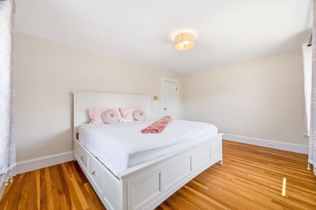 90 Standish Ave, Quincy, MA 02170