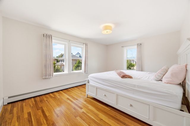 90 Standish Ave, Quincy, MA 02170