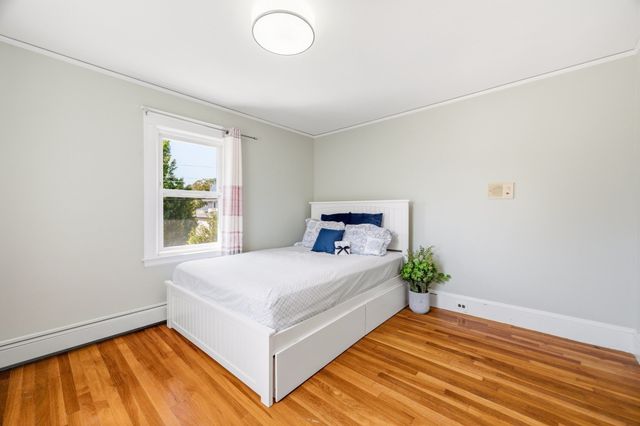 90 Standish Ave, Quincy, MA 02170