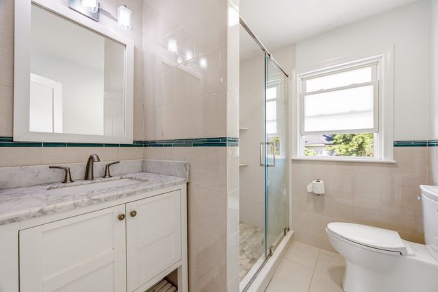 90 Standish Ave, Quincy, MA 02170