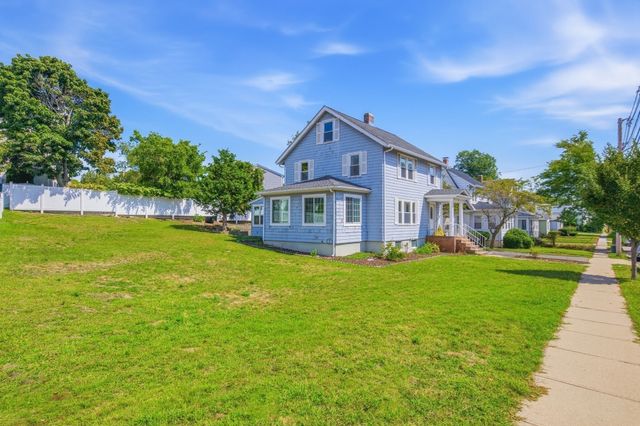 90 Standish Ave, Quincy, MA 02170