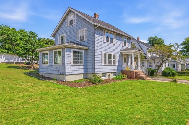 90 Standish Ave, Quincy, MA 02170
