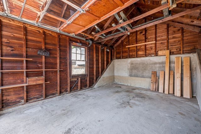 90 Standish Ave, Quincy, MA 02170