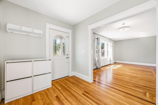 90 Standish Ave, Quincy, MA 02170