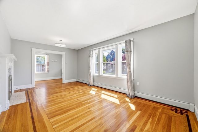 90 Standish Ave, Quincy, MA 02170