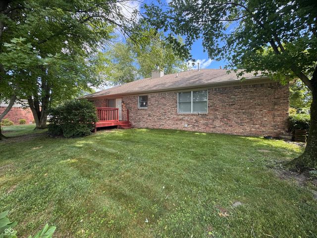 6027 Conestoga Trail, Columbus, IN 47203