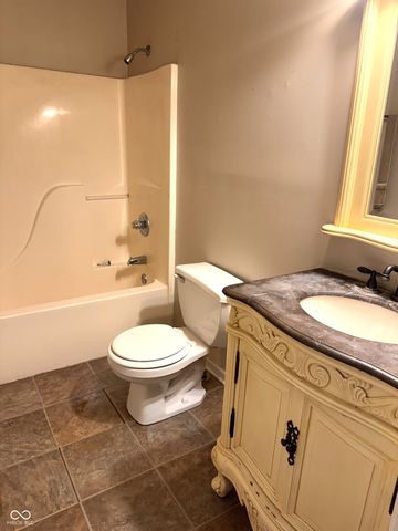 6027 Conestoga Trail, Columbus, IN 47203