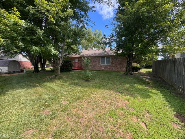 6027 Conestoga Trail, Columbus, IN 47203