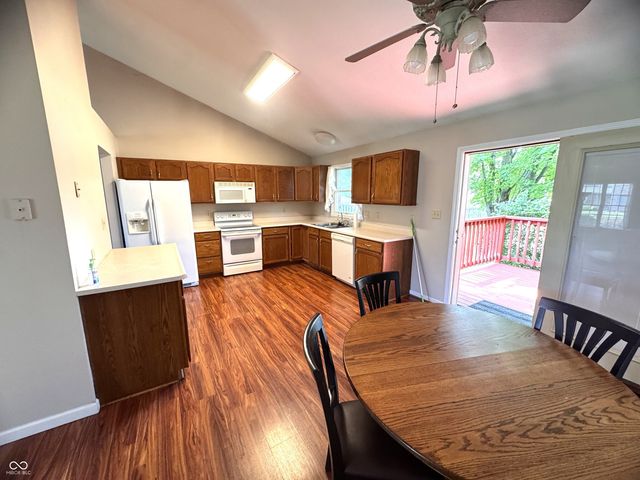 6027 Conestoga Trail, Columbus, IN 47203
