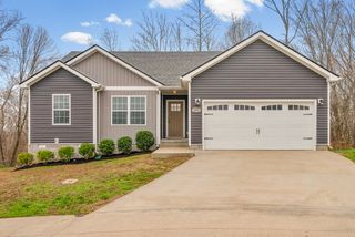 208 Old Charlotte Ct, Clarksville, TN 37040