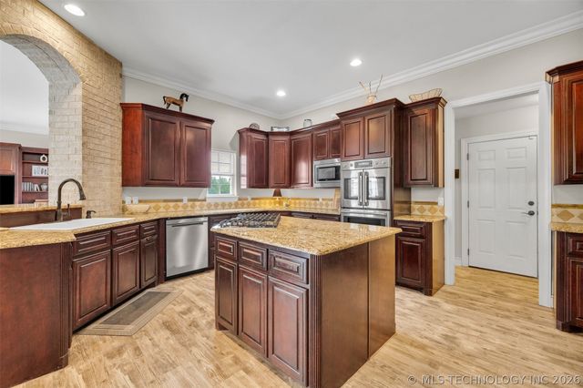 600 Laury Lane, Sapulpa, OK 74066