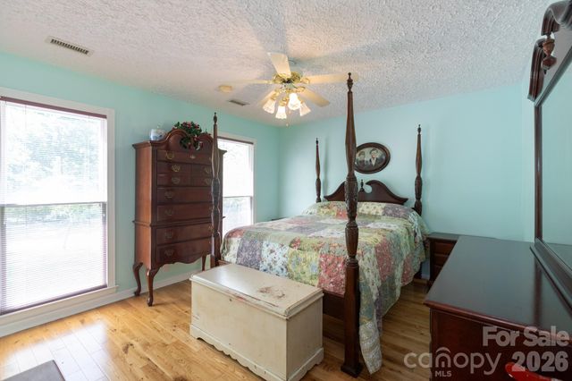 15224 Thomas Road, Charlotte, NC 28278