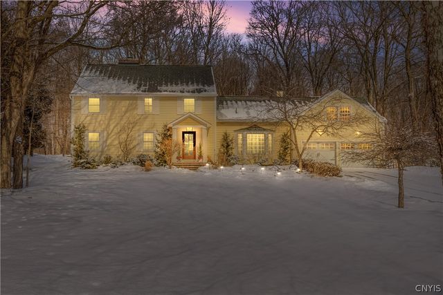 15 Edgewood Parkway, Manlius, NY 13066