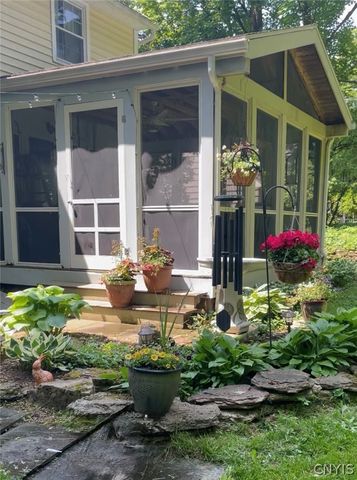 15 Edgewood Parkway, Manlius, NY 13066