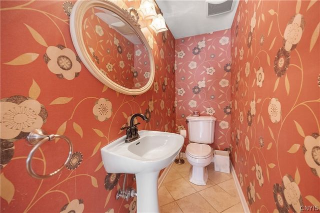 15 Edgewood Parkway, Manlius, NY 13066