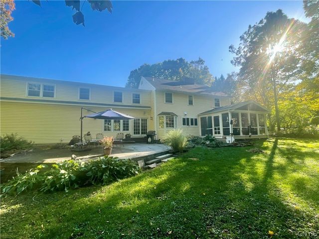 15 Edgewood Parkway, Manlius, NY 13066