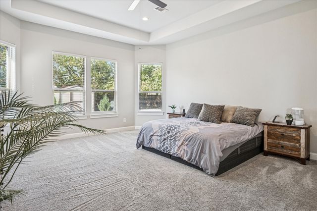 409 N College Street, Pilot Point, TX 76258