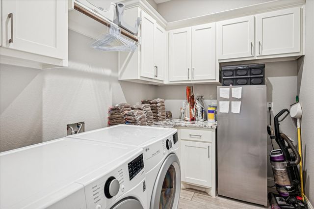 409 N College Street, Pilot Point, TX 76258