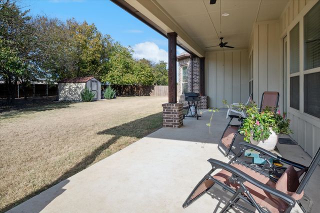 409 N College Street, Pilot Point, TX 76258