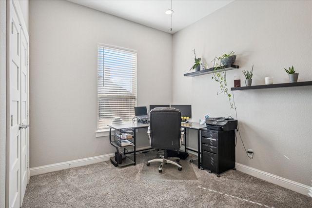 409 N College Street, Pilot Point, TX 76258