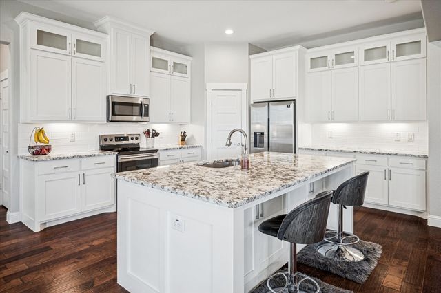 409 N College Street, Pilot Point, TX 76258