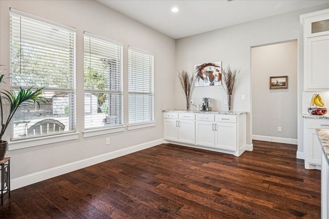 409 N College Street, Pilot Point, TX 76258