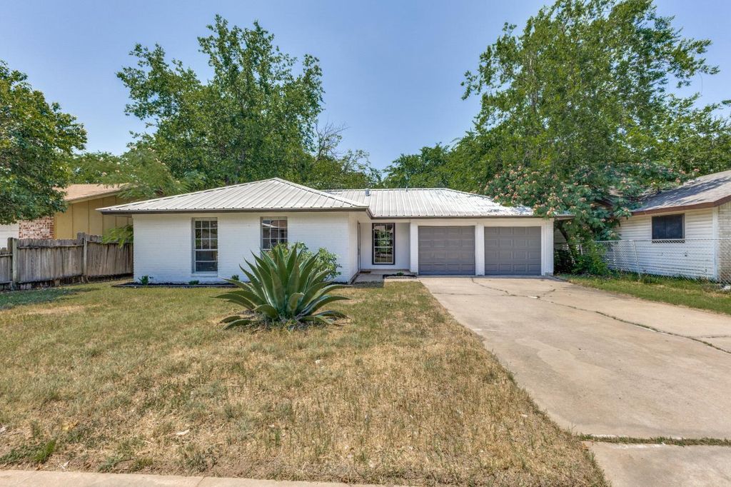 4709 Brassiewood DR, Austin, TX 78744