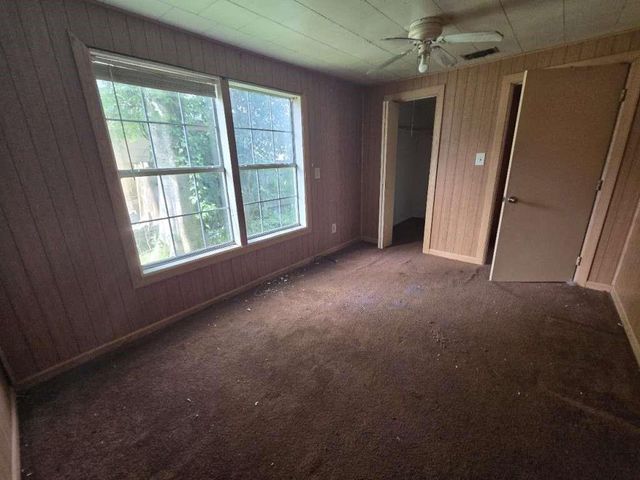 208 S 6th Street, Highlands, TX 77562