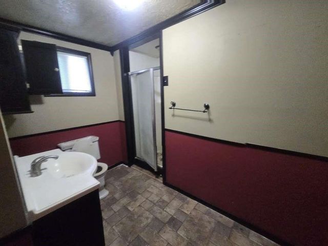 208 S 6th Street, Highlands, TX 77562