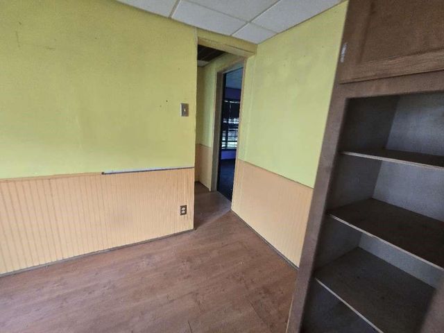 208 S 6th Street, Highlands, TX 77562