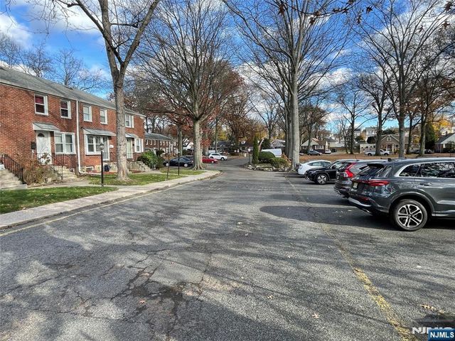 130 Glenbrook Parkway 5E, Englewood, NJ 07631