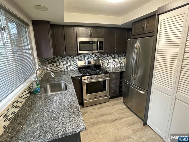 130 Glenbrook Parkway 5E, Englewood, NJ 07631