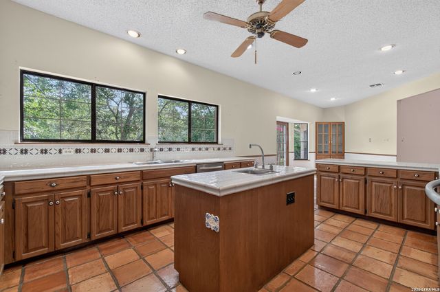 27036 CYNTHIA DR, San Antonio, TX 78266