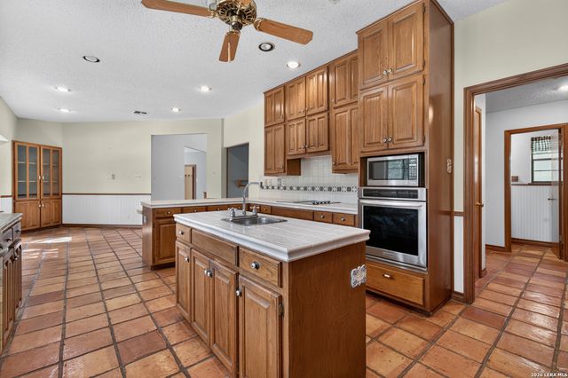 27036 CYNTHIA DR, San Antonio, TX 78266