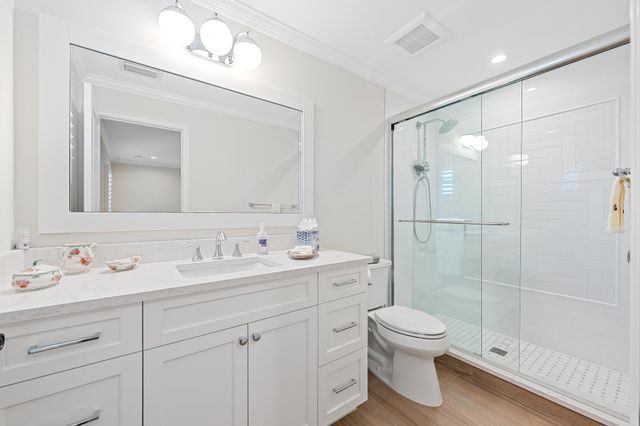 11785 Lake Shore Place, North Palm Beach, FL 33408