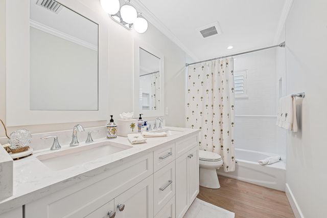 11785 Lake Shore Place, North Palm Beach, FL 33408