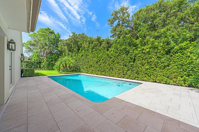 11785 Lake Shore Place, North Palm Beach, FL 33408