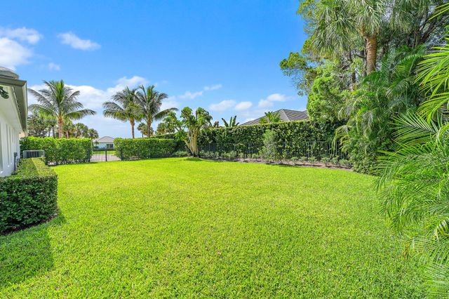 11785 Lake Shore Place, North Palm Beach, FL 33408