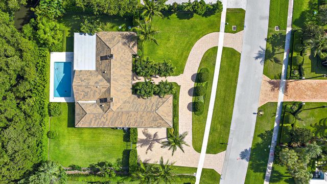 11785 Lake Shore Place, North Palm Beach, FL 33408