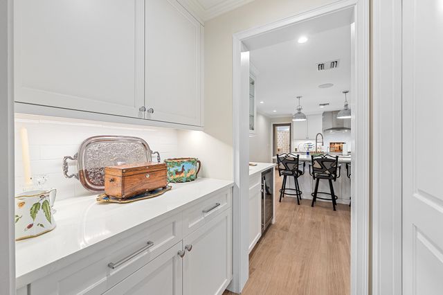 11785 Lake Shore Place, North Palm Beach, FL 33408