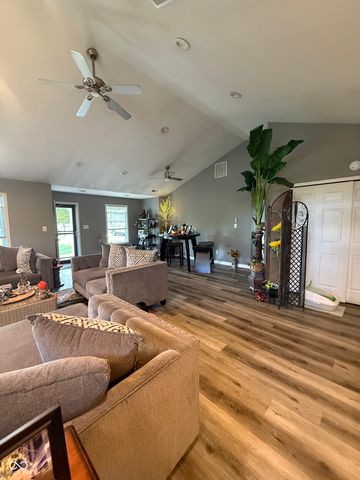 8218 Rawles Avenue, Indianapolis, IN 46219