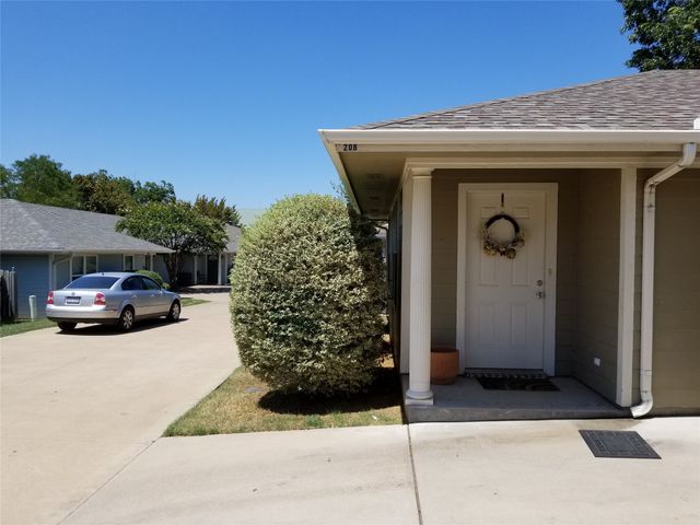 208 N Val Verde Circle A, Keene, TX 76059