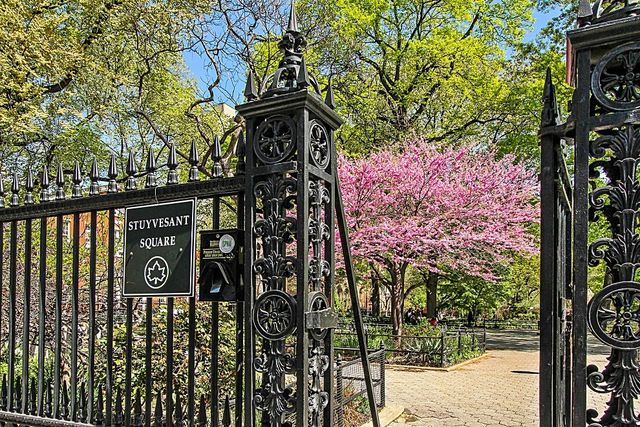 200 E 16th St Apt 4B, New York City, NY 10003