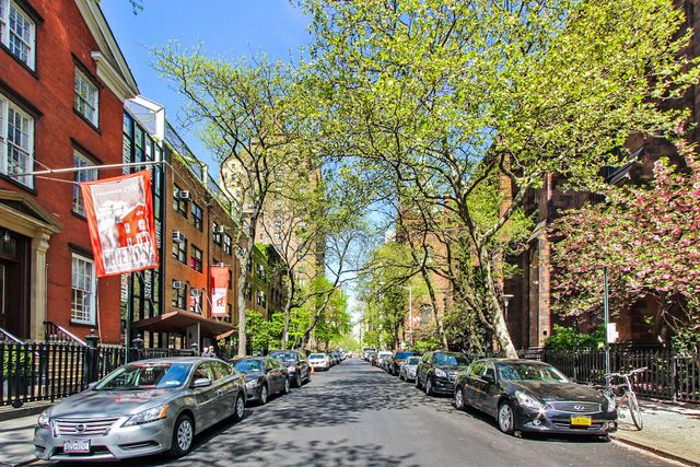 200 E 16th St Apt 4B, New York City, NY 10003