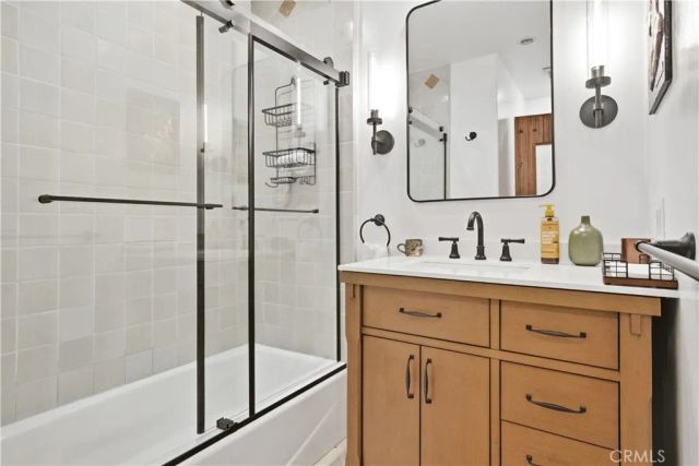 3524 Grand View Boulevard, Los Angeles, CA 90066