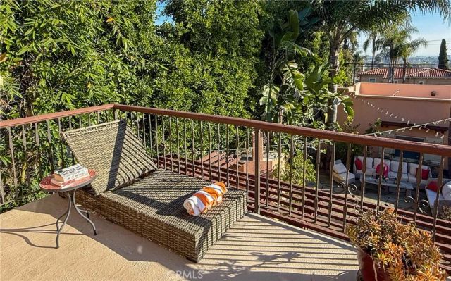 3524 Grand View Boulevard, Los Angeles, CA 90066