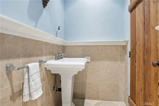 3524 Grand View Boulevard, Los Angeles, CA 90066