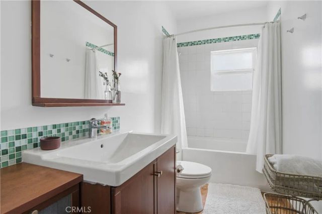 3524 Grand View Boulevard, Los Angeles, CA 90066