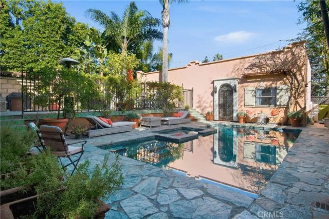 3524 Grand View Boulevard, Los Angeles, CA 90066