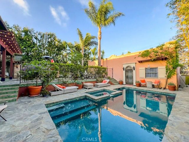 3524 Grand View Boulevard, Los Angeles, CA 90066